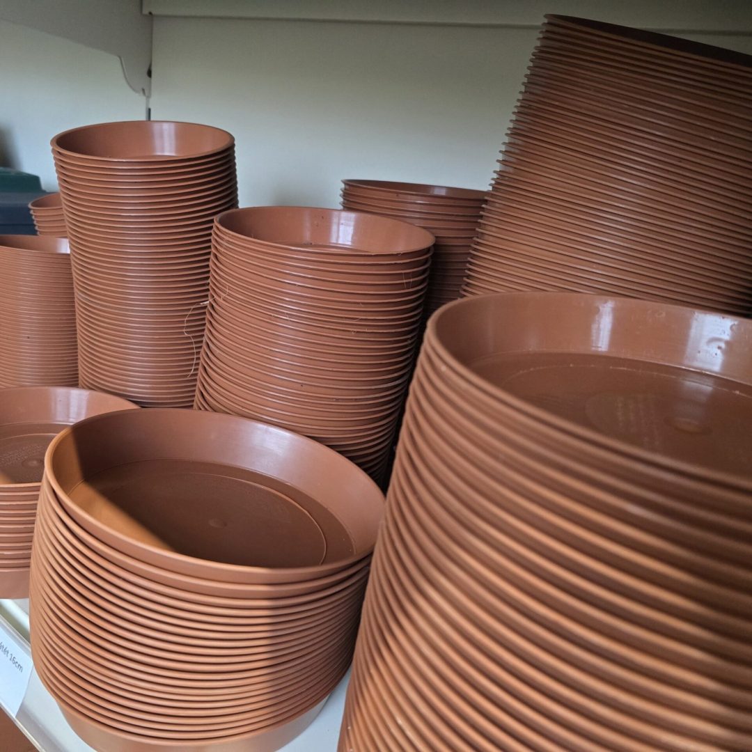 24-es műanyag alátét