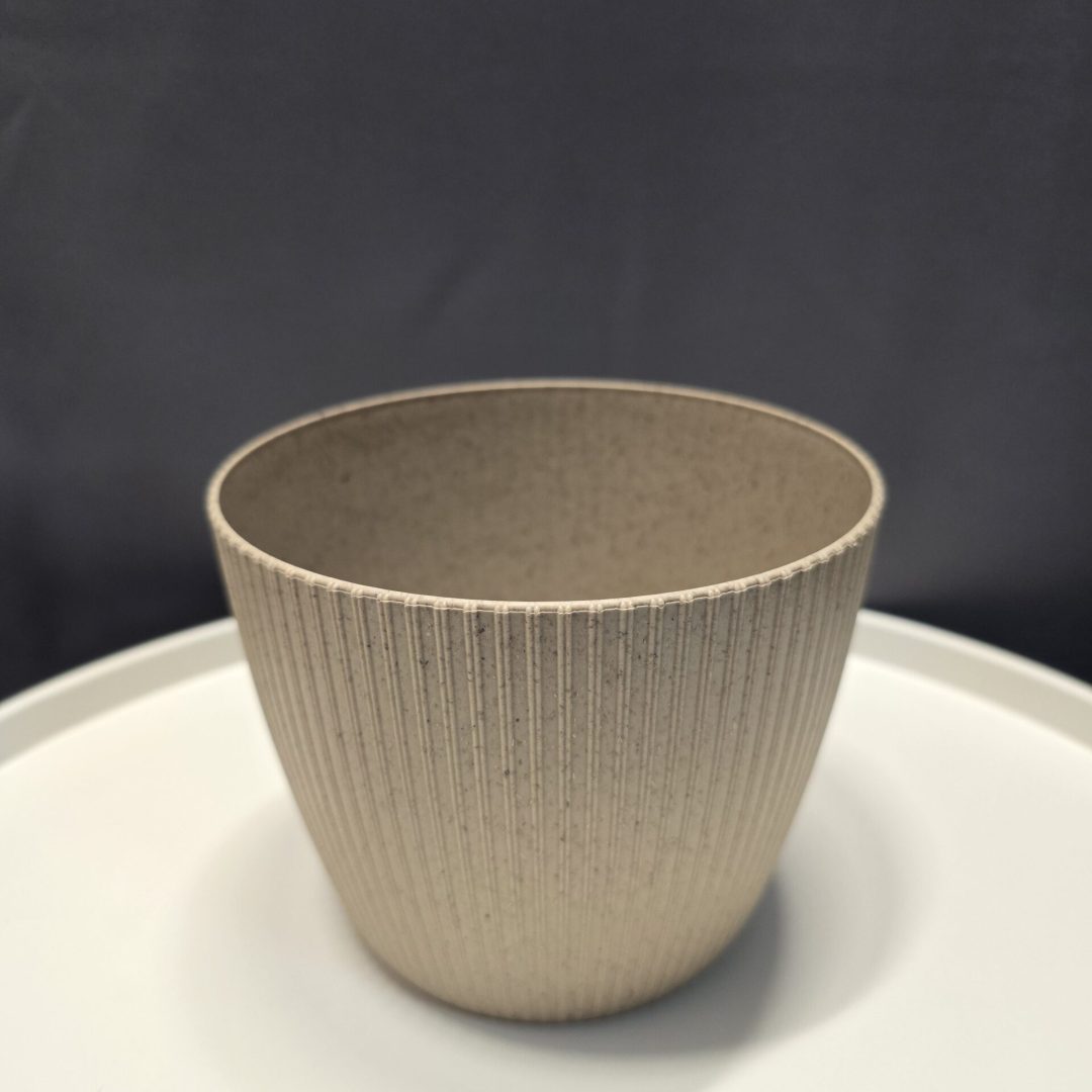 Bordázott műanyag virágkaspó - Cappuccino