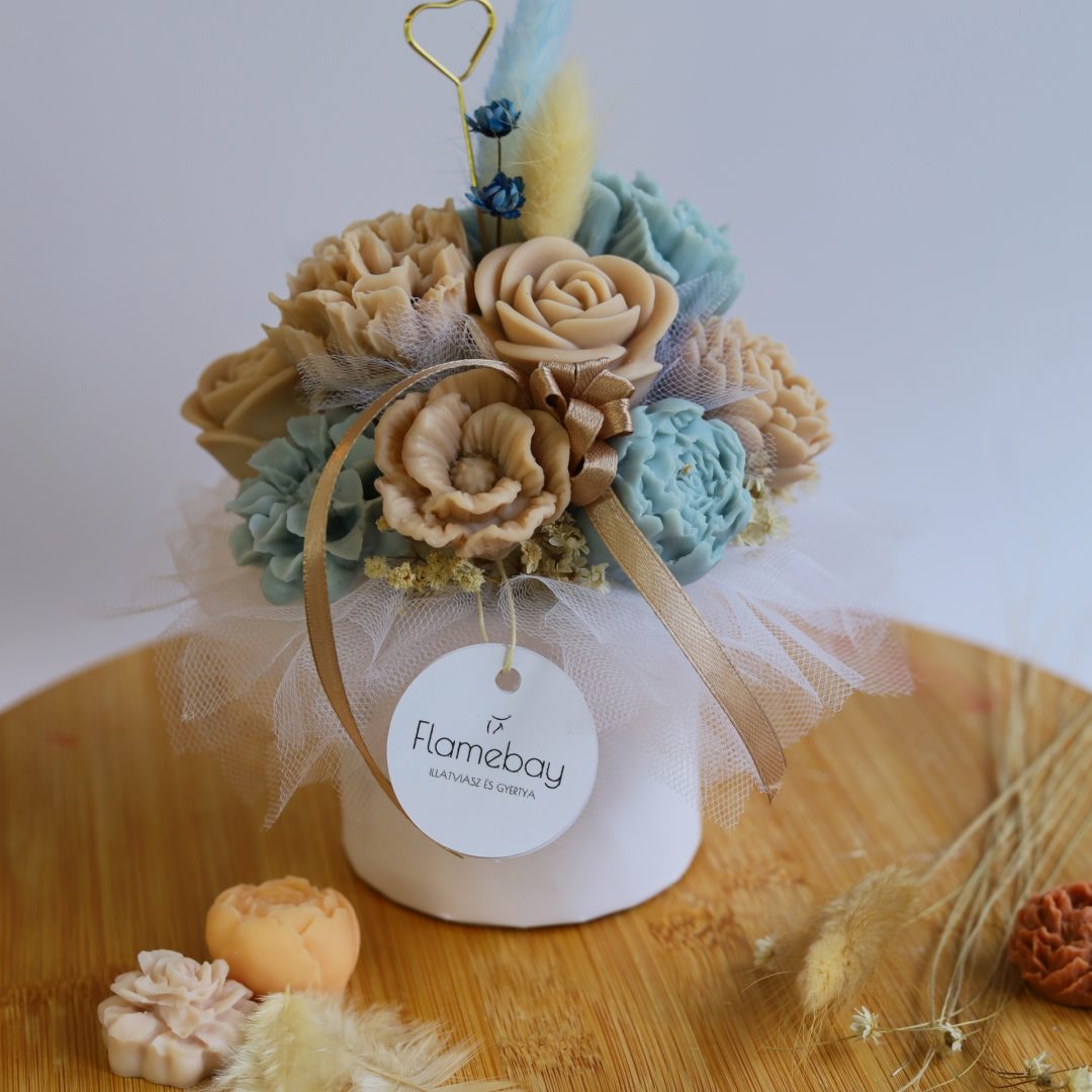 Blue box illatviasz csokor kék barna virágkompozícióval jácint illattal