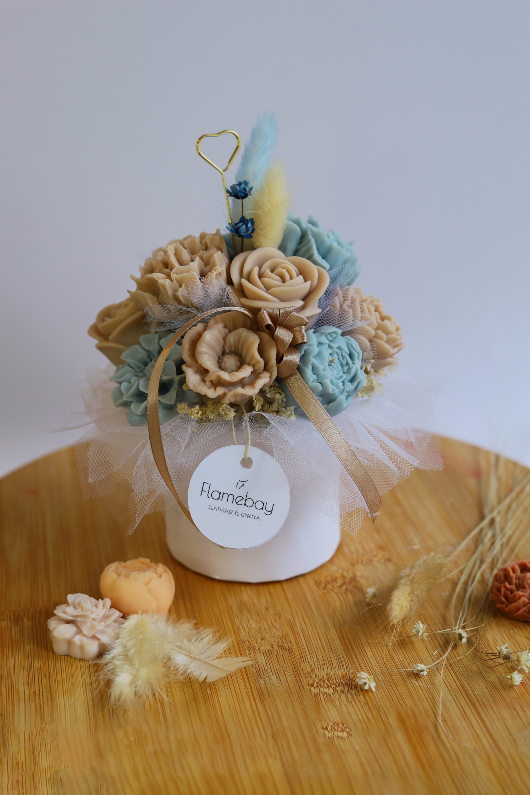 Blue box illatviasz csokor kék barna virágkompozícióval jácint illattal