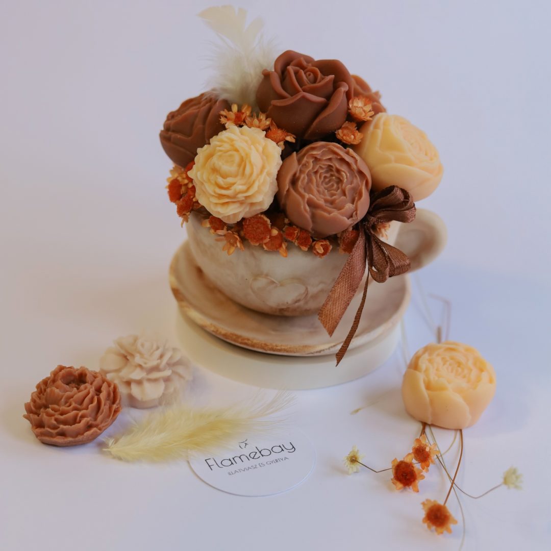 BloomInCup – Barack illatú virágcsoda csészében